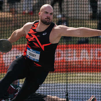 Matthew Denny preparing to throw the discus