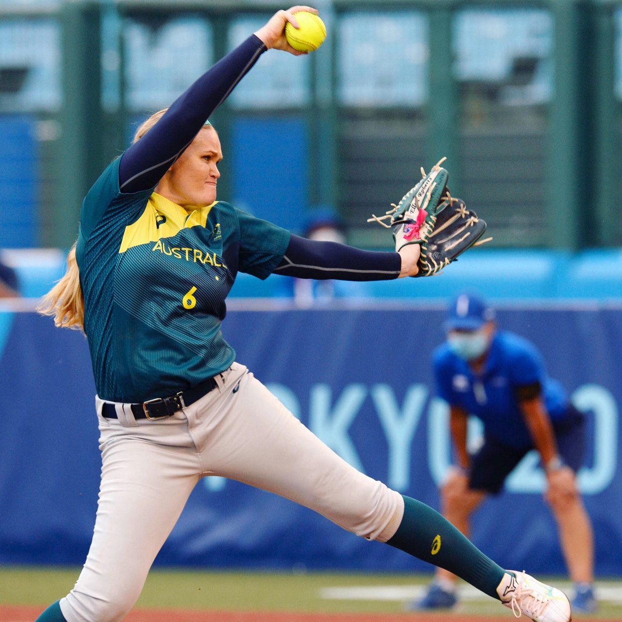 Ellen Roberts pitching for Australia